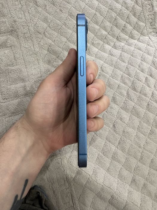 Продам  Айфон 13