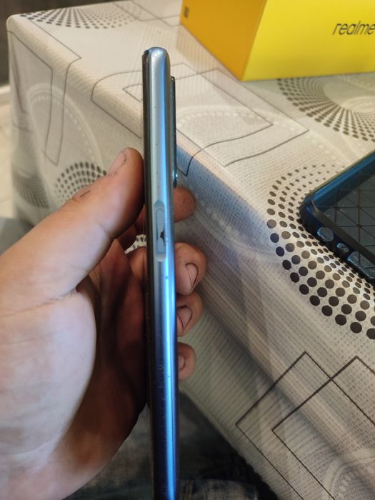 Телефон Realme 7