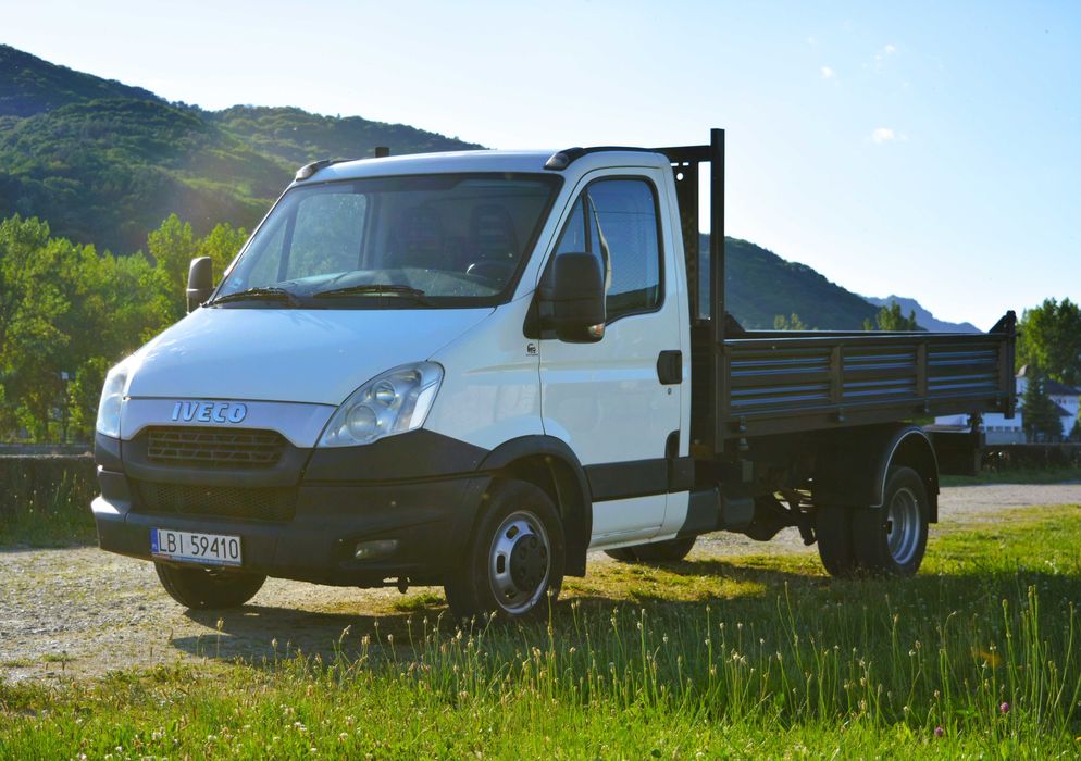 Iveco Daily 2012 basculabil pe 3 parti