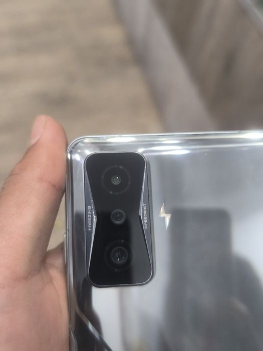 Продам poco f4 gt