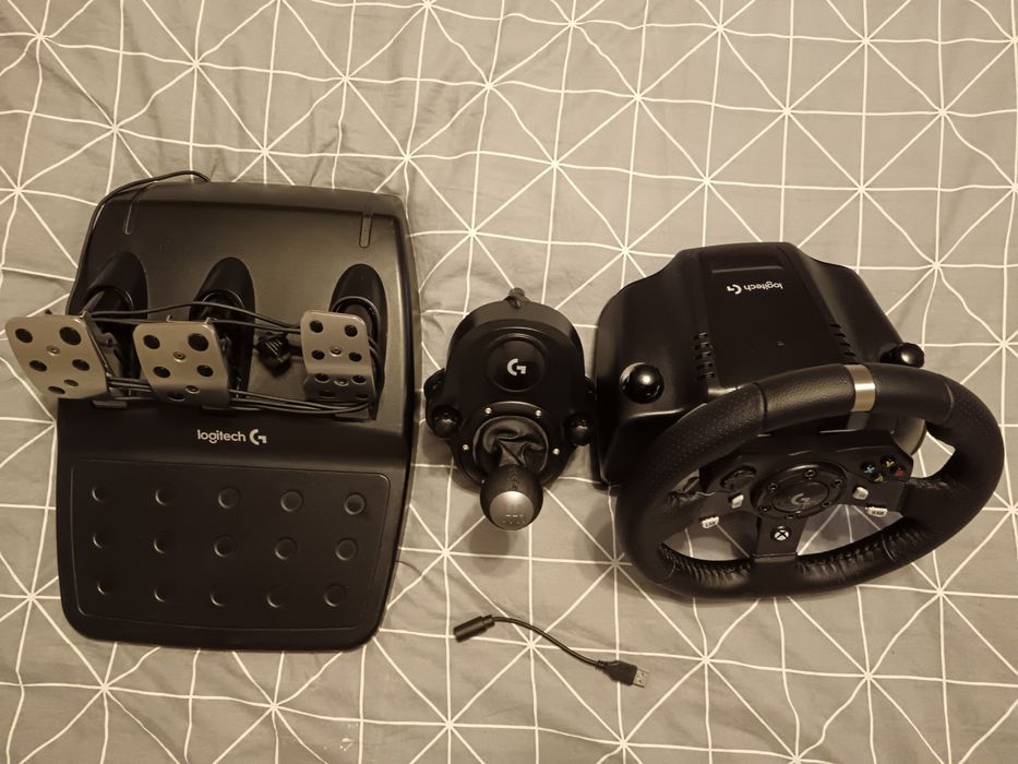 Logitech G920 Волан и педали + ръчка подарък