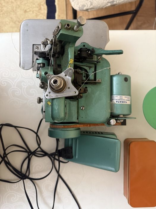 Оверлок в хорошем состоянии