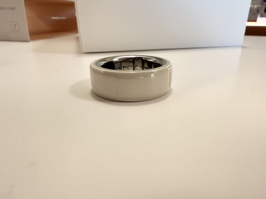 Продавам Oura Ring 4 Ceramic, размер 7