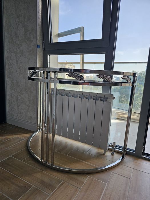 Золотые столы консолы