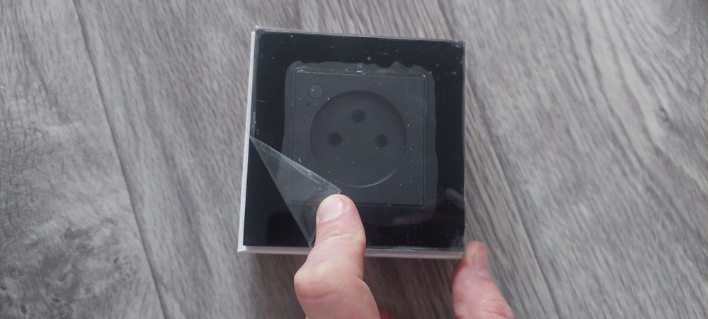 Розетки для квадратных подрозетников