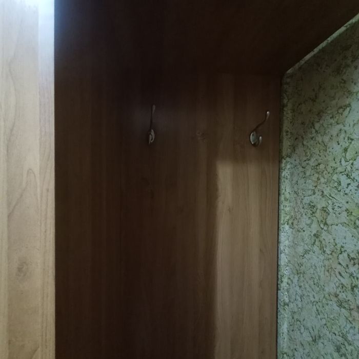 деревянный шкаф для прихожей