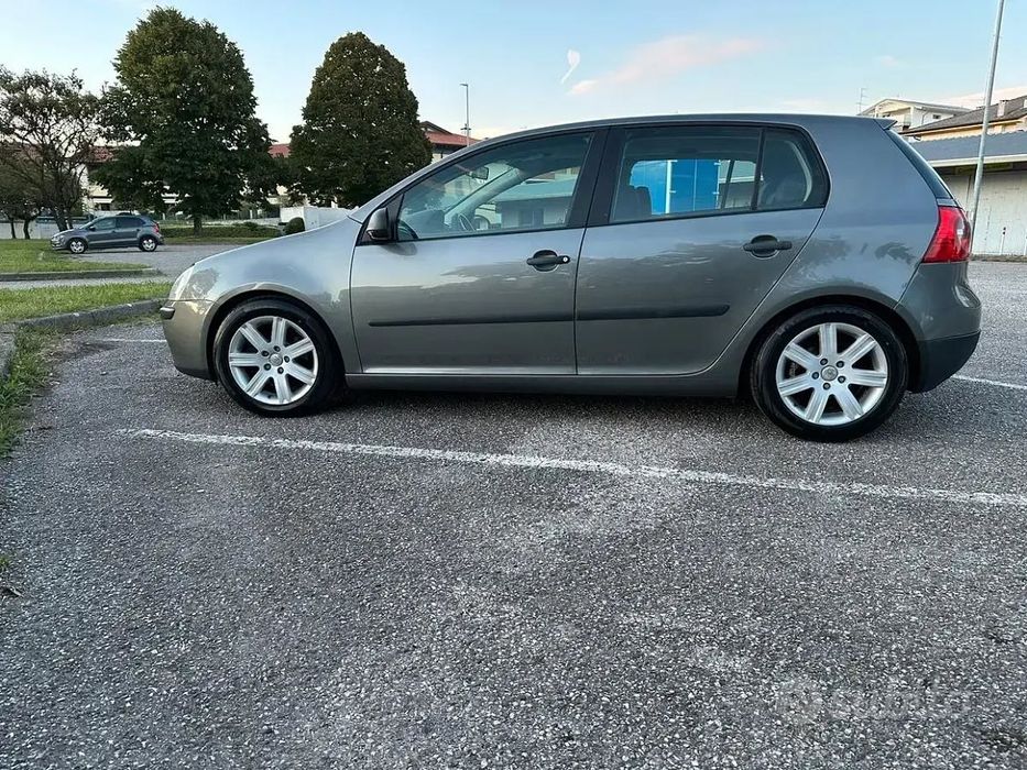 Golf 5 1.6 benzina