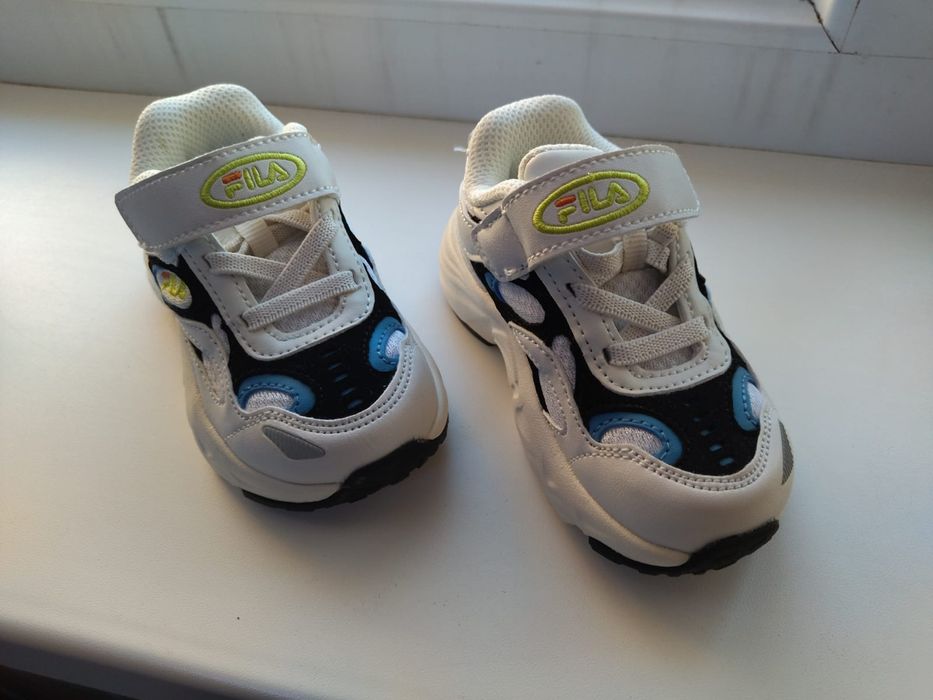 Продам дет. кроссовки  18 размер Fila