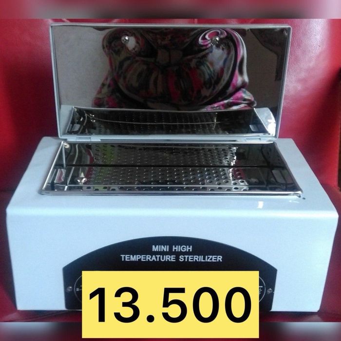 Стол маникюрный с пылесосом