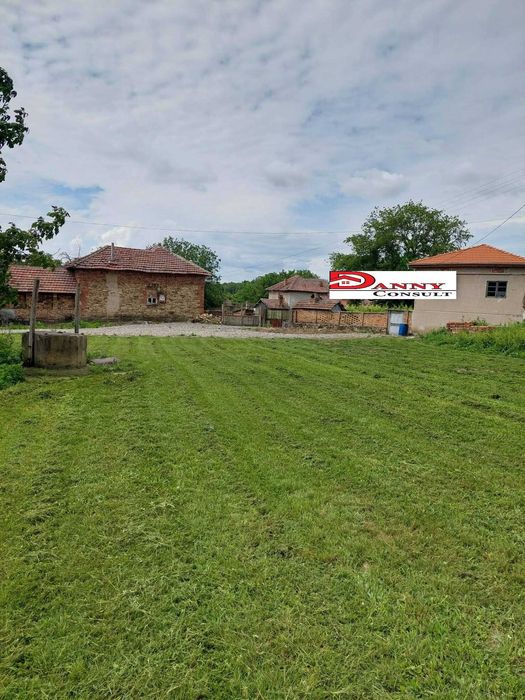 Двуетажна къща за продажба в с. Патреш - общ. Павликени