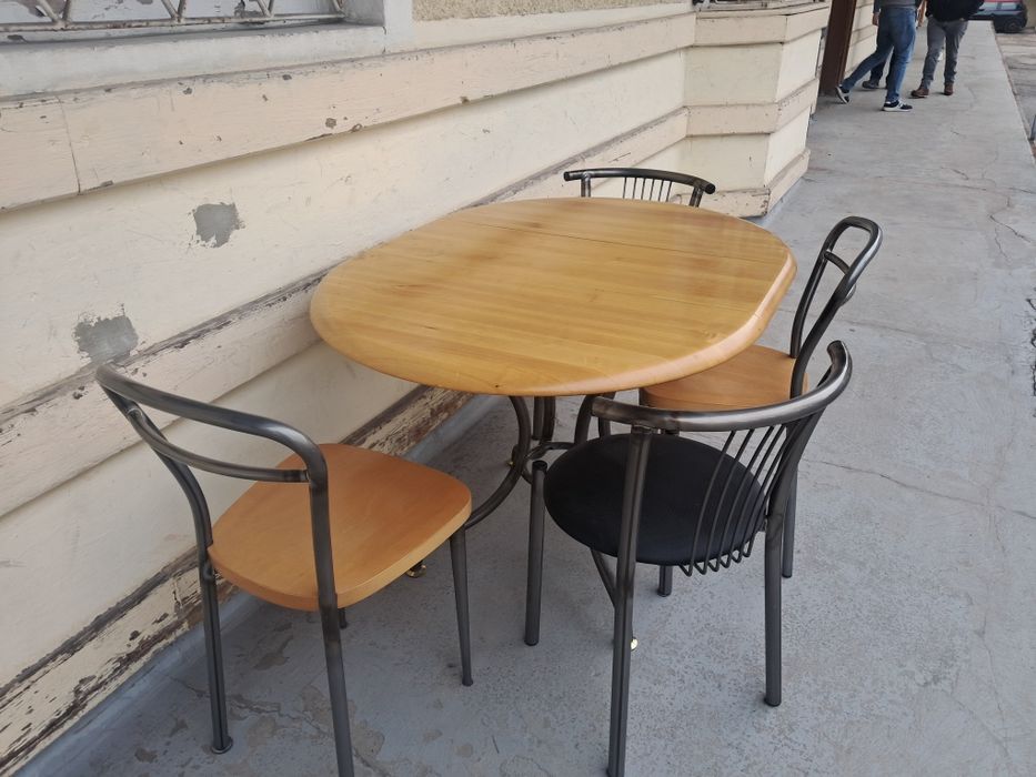 Vand masă  sufragerie extensibilă 4-6 persoane