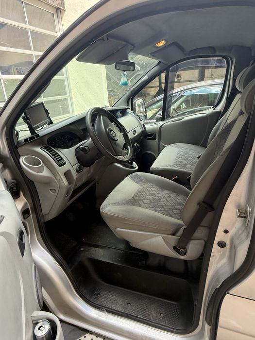 Vivaro 2003 1.9 cdti 9 locuri
