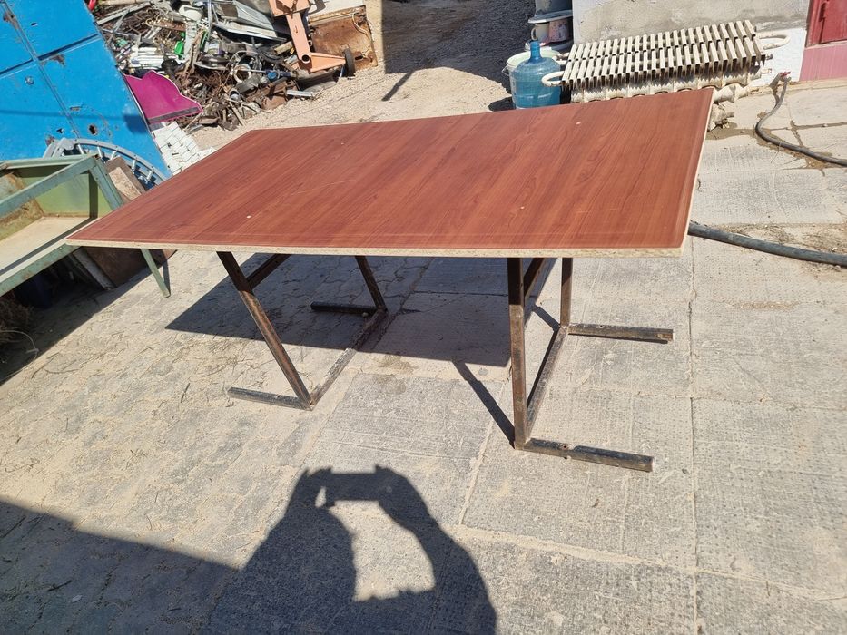 Срочно продам столы,ЛДСП