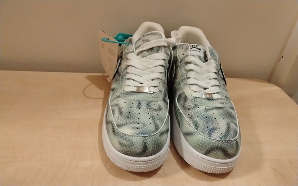 Adidasi nike cameleon