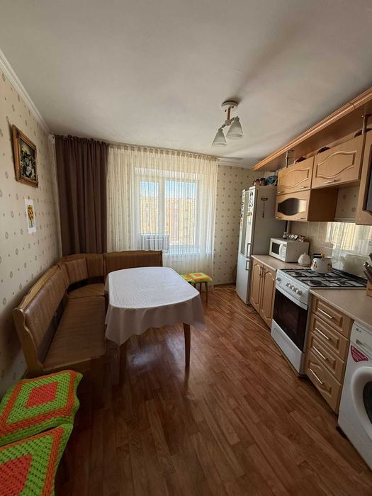 продам 4комнатную квартиру