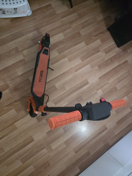 Trotineta electrica copiii , folosită maxim 20 de km