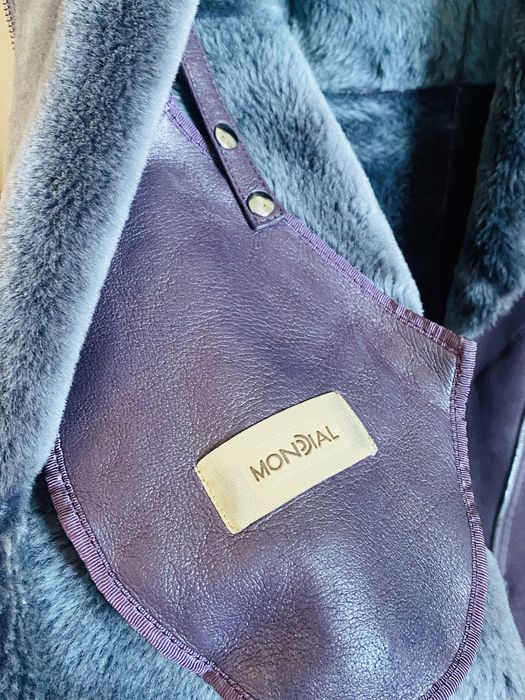 Красивая дубленка сиреневого цвета