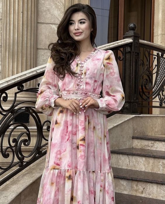 Продаю платье  бренд choux