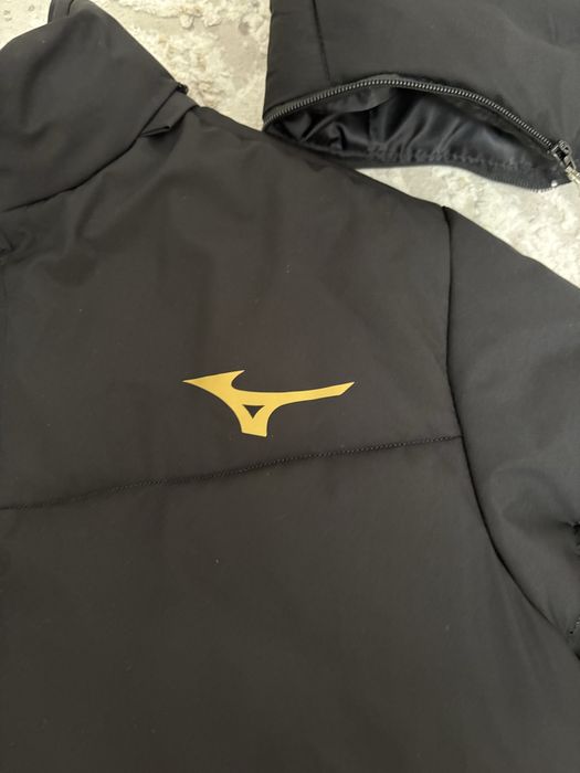 Куртка мизуно оригинал