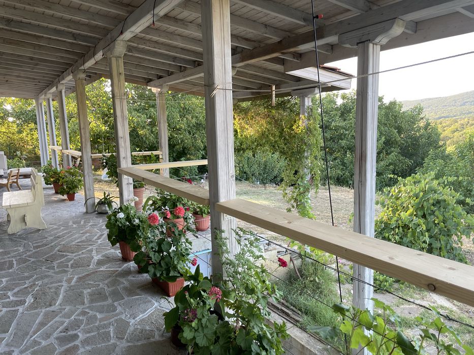 Дава се под наем Къща в с. Емона, Област Бургас - 100 кв.м за 102 € - Снимка #1