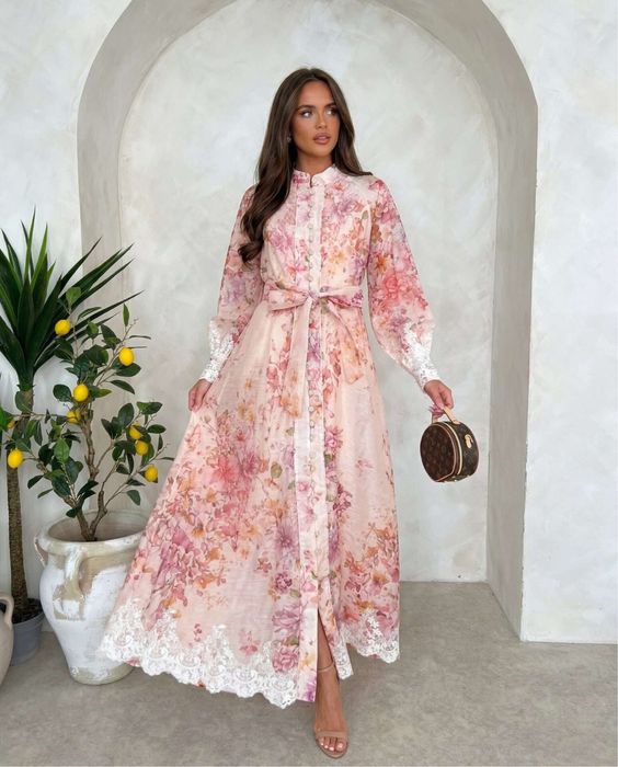 Рокля с дантела от вискоза