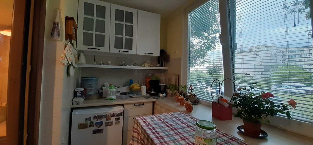 Двустаен обзаведен апартамент в квартал Владиславово-Касабова