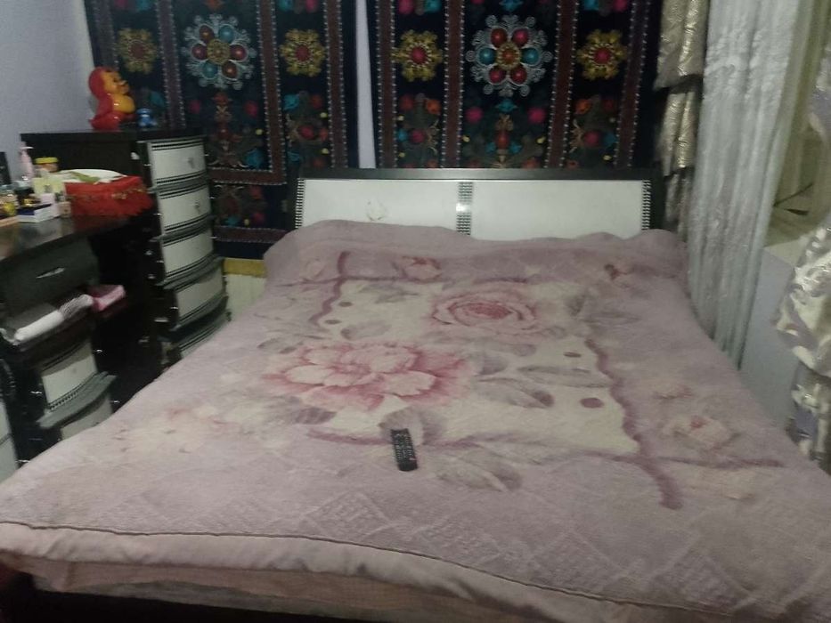 Chinni Stenka 2012 yil spalniy karovat