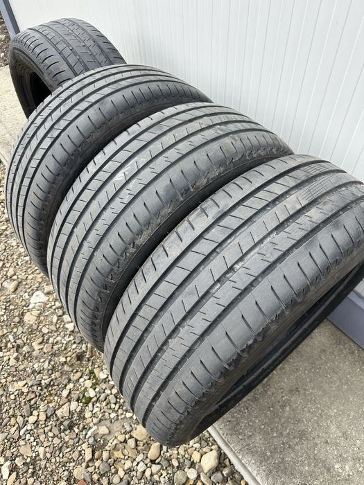 Anvelope 245 50 19 Bridgestone rft x4