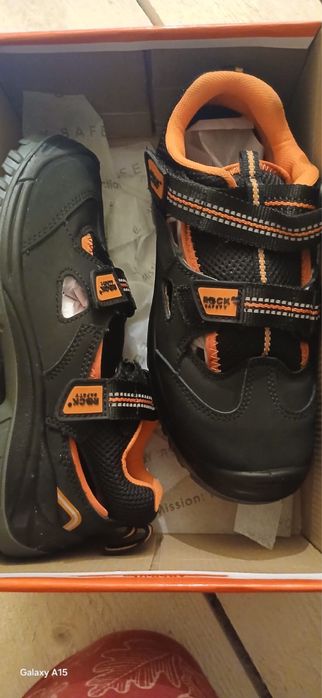 Bocanci protectie noi 100 lei