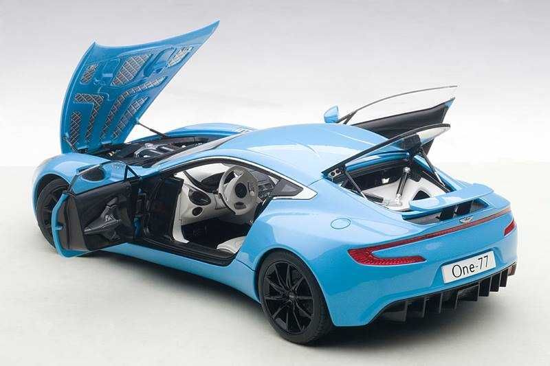 1:18 Aston Martin One-77. tiffany blue.