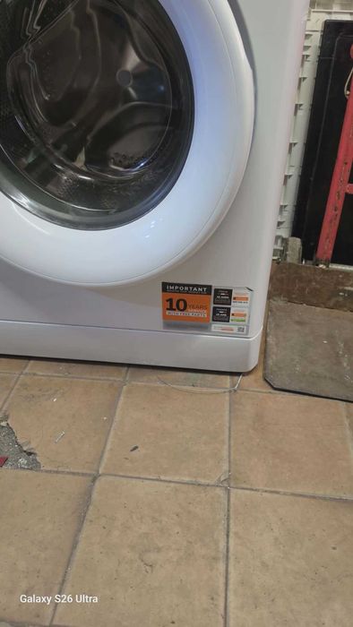 Продавам пералня Whirlpool