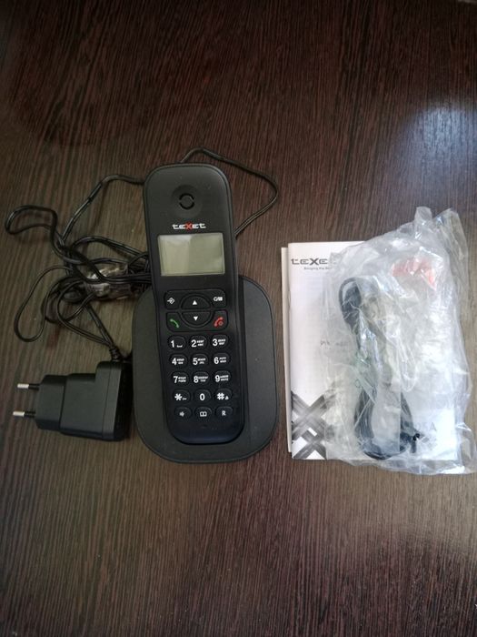 Продаю домашний телефон