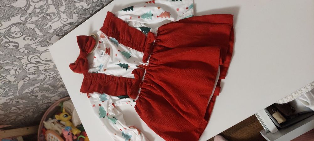 Платье на девочку 3-6 месяцев