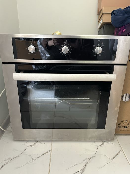 Продается духовая печь Franke