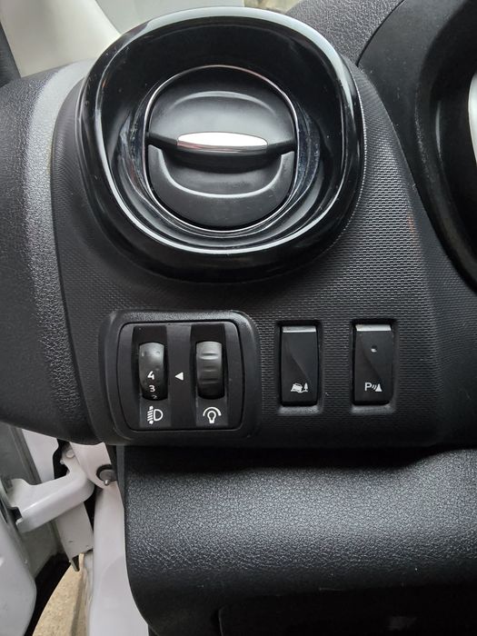 Opel vivaro anul  2017 1.6