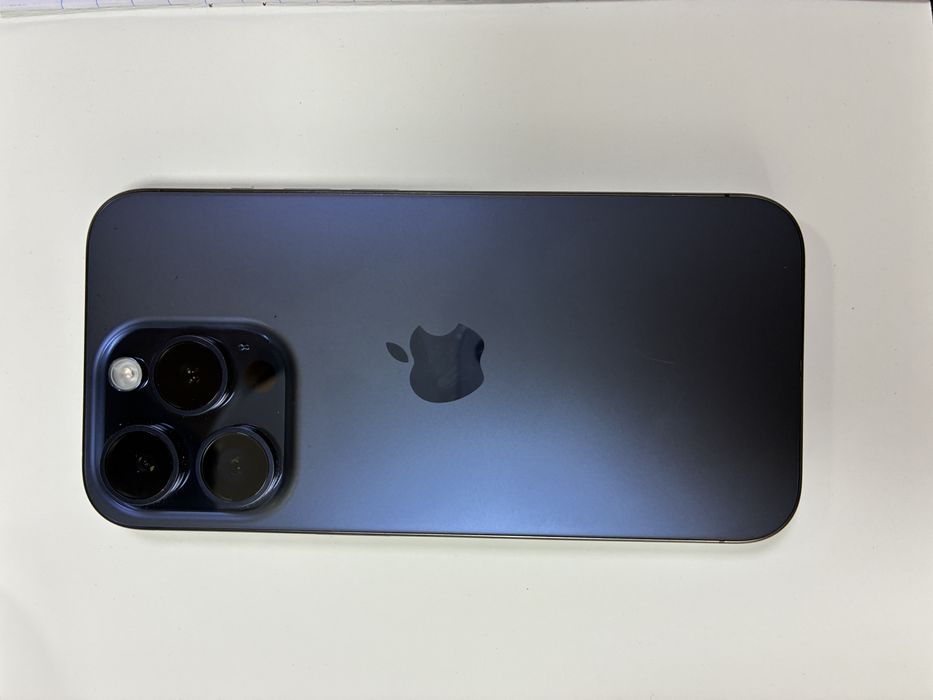 Айфон 15 про в идеальном состоянии