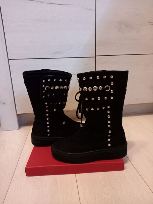 Дамски ботуши с капси