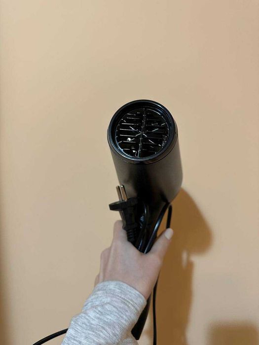 Сешоар Philips ThermoProtect 2100W