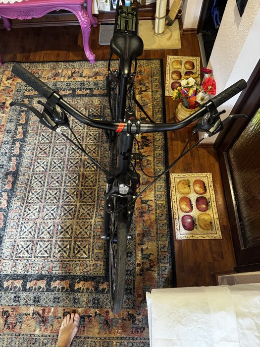 Vând bicicletă Cube Touring
