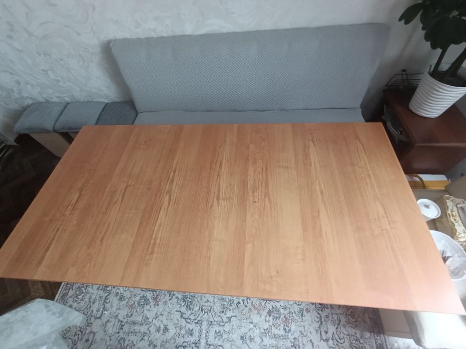 продам стол  б/у ,