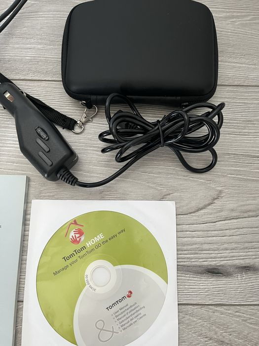 TomTom GO 730 Traffic + accesorii+husa+ cutie originala