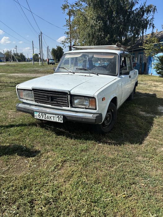Продам ваз 2107 на карбюраторе, срочно