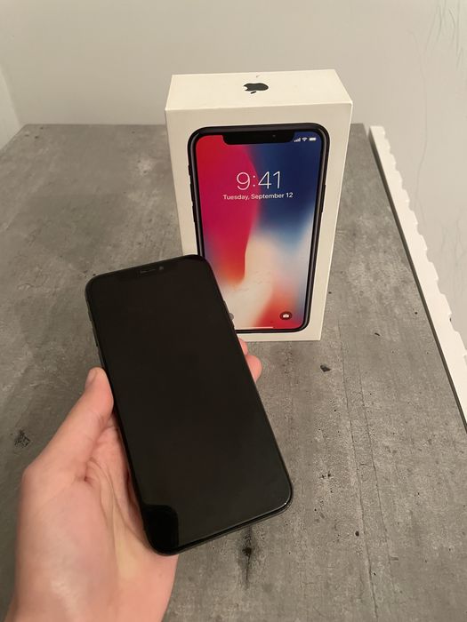 iPhone X черного цветв