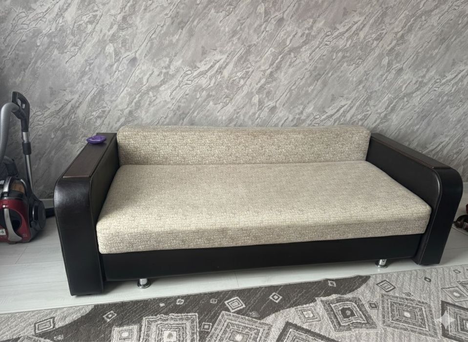 Продам диван в хорошем состоянии