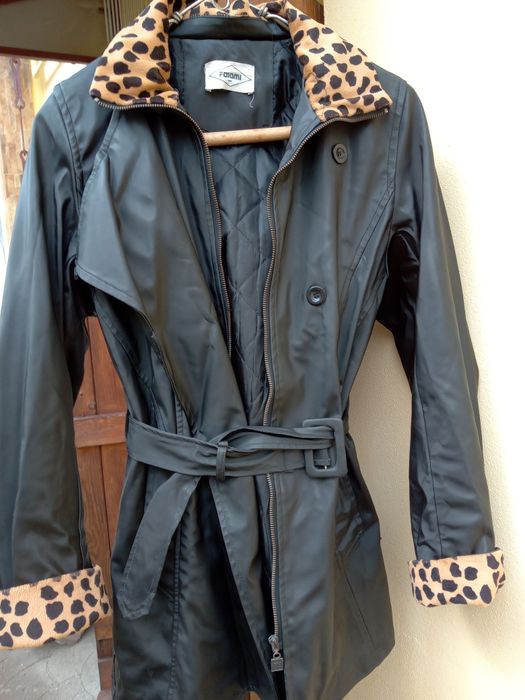 Vând haina de fas groasa cu gluga