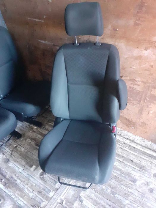 Седалки за Toyota Corolla verso