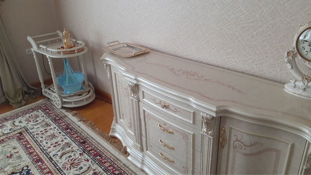 Мебель для гостиной комплект.