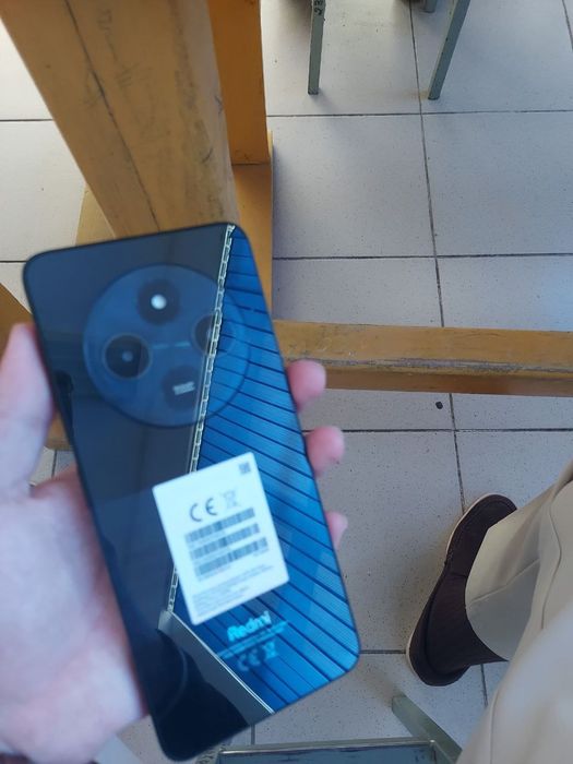 Редми 14s хорошый  работает  не лагает не глючет