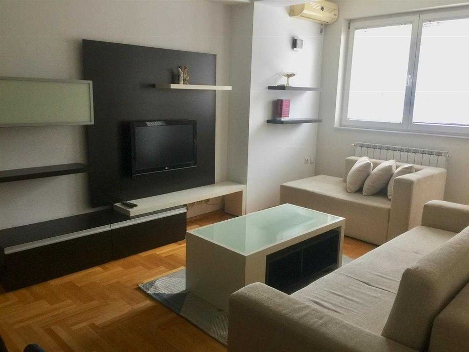 Дава се под наем Тристаен апартамент в Бургас, Лазур - 70 кв.м за 280.5 € - Снимка #2