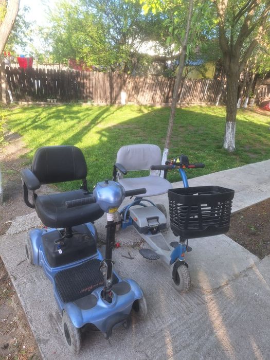 Vând două cărucioare electrice pentru persoane cu dizabilitati